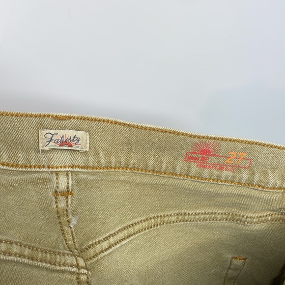 Faherty | Women’s Sunwashed Cut Off Denim Shorts Size 27 - Picture 5 of 6